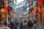 中外文化，碰撞与融合的机遇与挑战